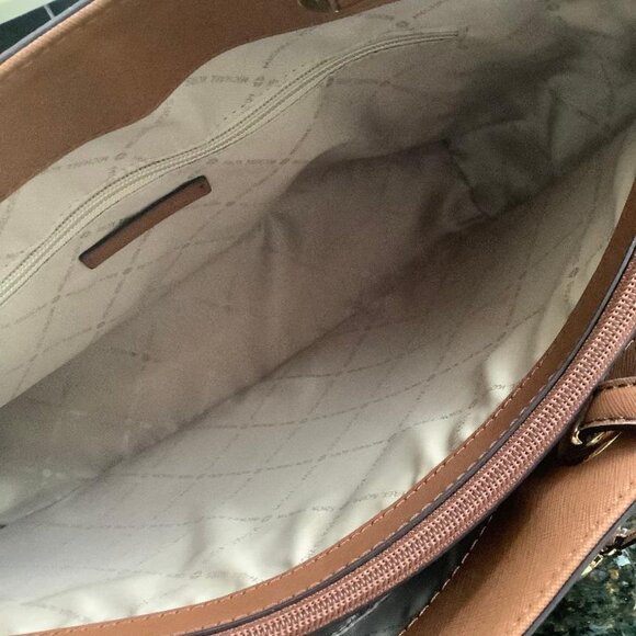 MICHAEL KORS WALSH BROWN LUGGAGE MEDIUM TOTE BAG - Picture 7 of 8